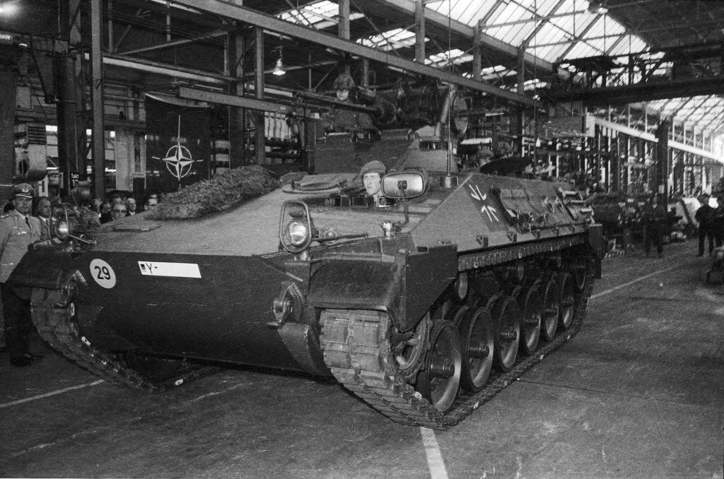 В основе Begleitpanzer 57 лежит шасси БМП Marder, что обусловило посредственную защищенность и приличную динамику. Источник: commons.wikimedia.org.
