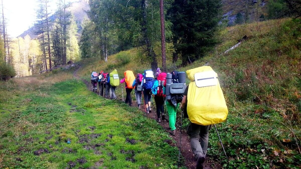 Поход в горы группой