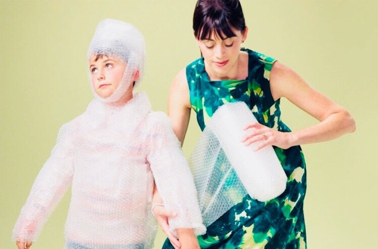 Шуточный пример гиперопеки 