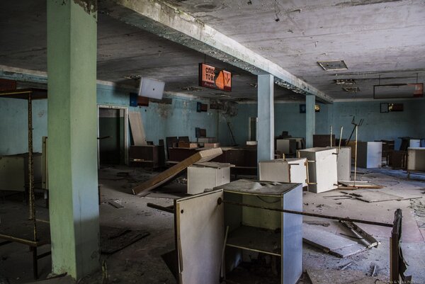 Внутри здания магазина "Спорттовары" в Припяти