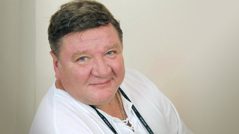 Роман Мадянов – актер, которого любят все – от критиков до зрителей, от режиссеров и продюсеров до коллег (что редкость). 