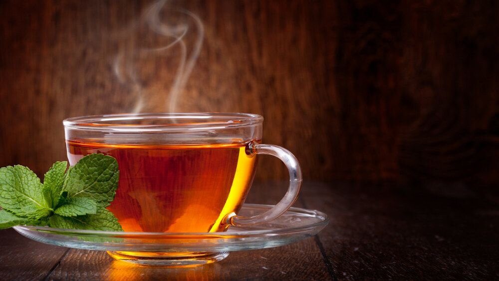    Чашка чая может стать не только повседневным ритуалом, но и вкладом в здоровье организма. Для этого нужно делать выбор в пользу этих пяти сортов чая, каждый из них приносит уникальный эффект.