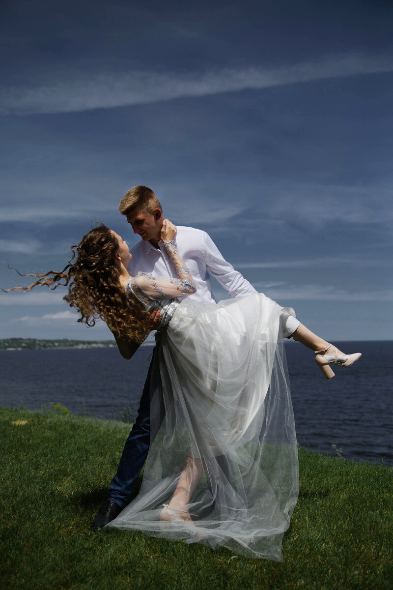 Это фото сделано днем при прямых солнечных лучах!