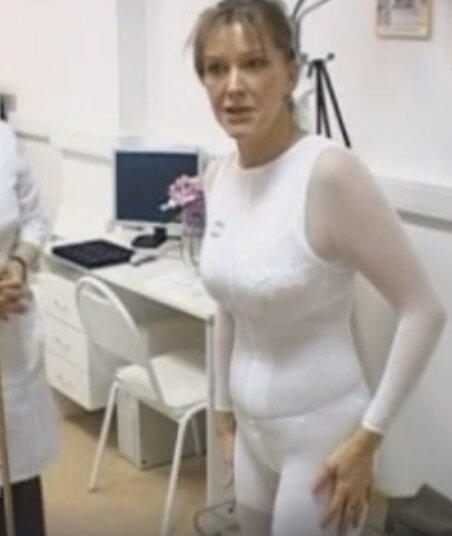 Актриса не стесняется раздеваться перед камерой до нижнего белья