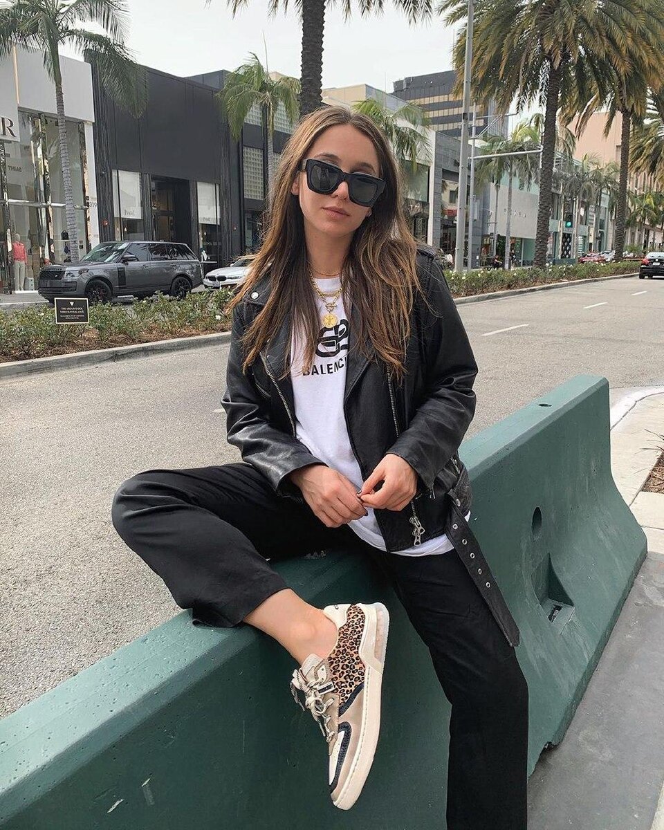 instagram.com/lilymontasser