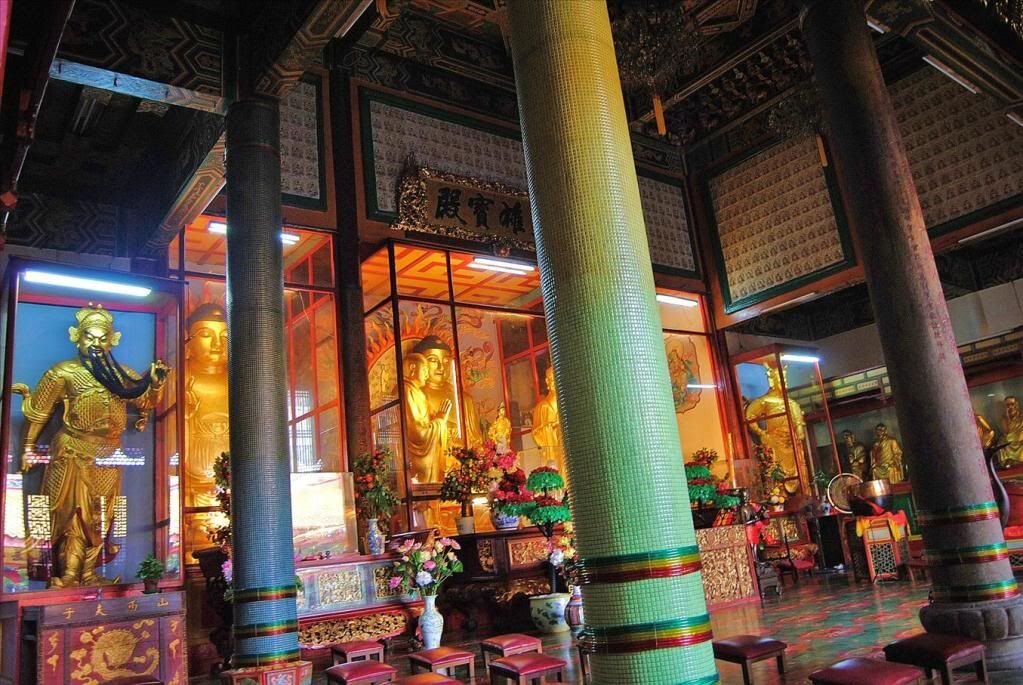 Самый красивый буддистский монастырь Пенанга, где вам улыбнется сам Будда