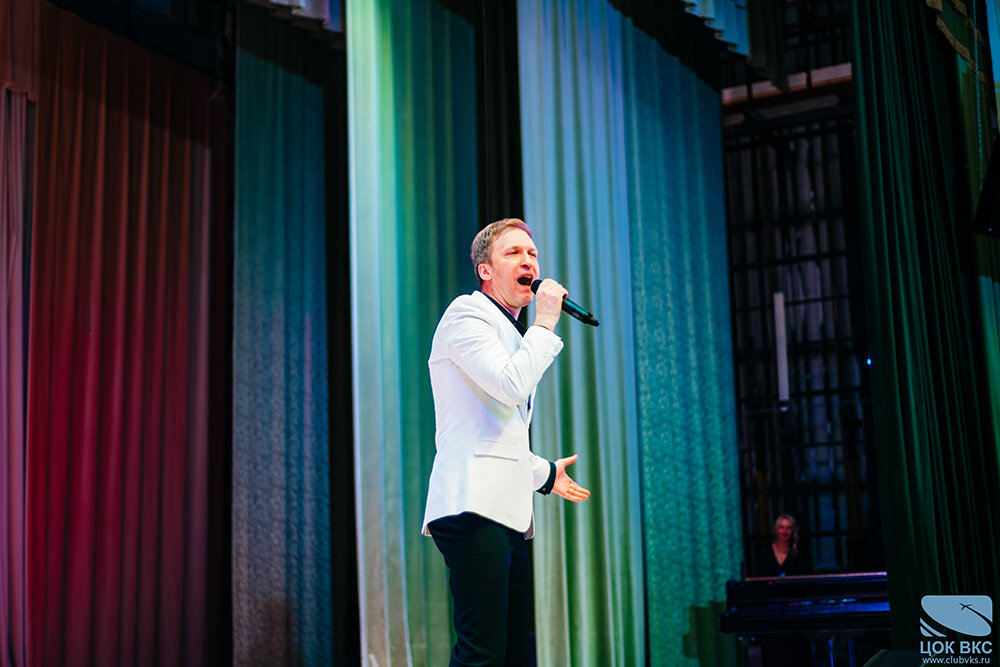 Артисты творческой группы ЦОК ВКС выступили в Наро-Фоминске для участников Парада Победы на Красной площади