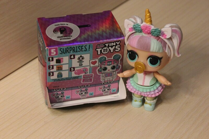 Сравнение размеров с куколкой L.O.L.