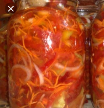 Салаты на зиму из кабачков закрутки. Ассорти салат кастрюле варить из овощей на зиму. Салат белоцерковский из капусты на зиму. Салат ассорти на зиму. Маринованный салат на зиму из овощей.