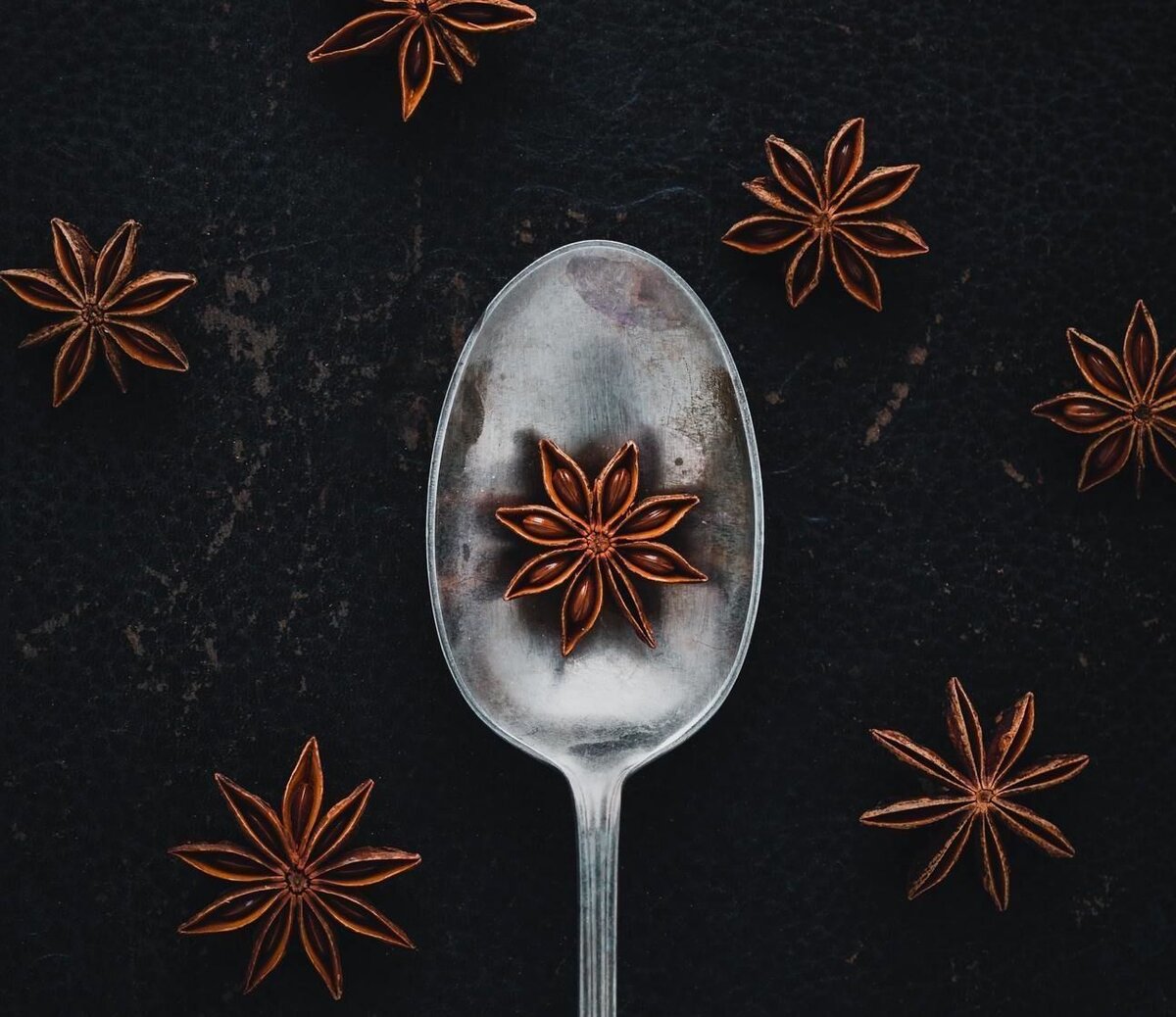 Бадьян. Фото: © Mae Mu/Unsplash