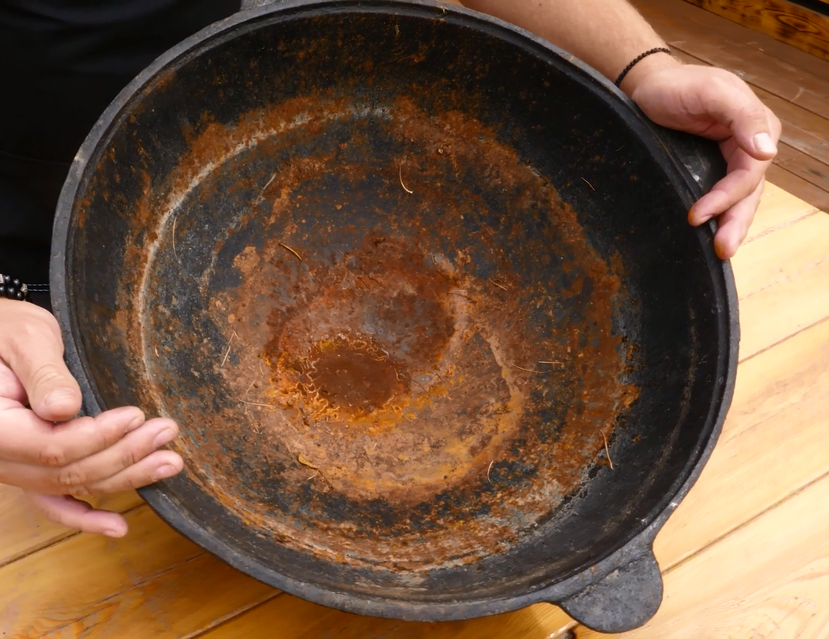 Внешний вид ржавого казана