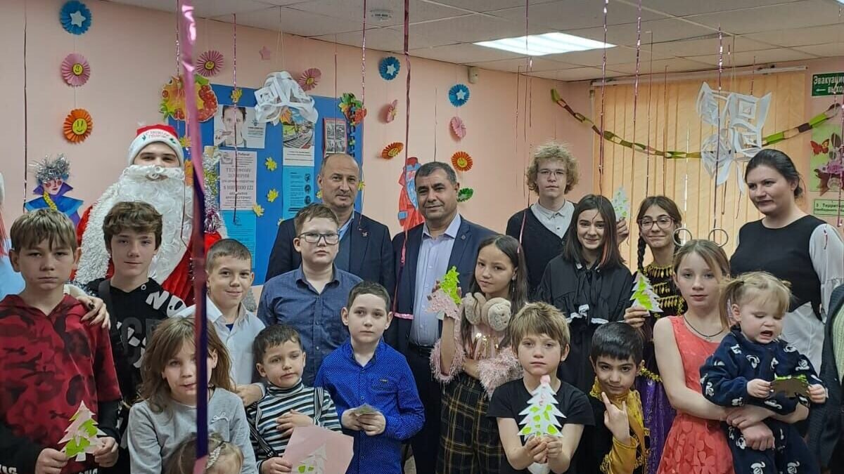     Хабаровская общественная организация «Содружество Азербайджанцев» организовала новогоднюю благотворительную акцию в преддверии Нового Года и Дня Солидарности азербайджанцев мира.