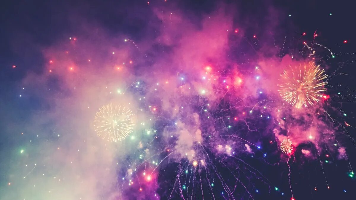 Небо расцветает в ночи. Фото: unsplash.com