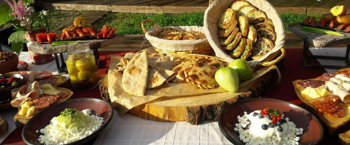 Блюдо русской марийской и удмуртской кухни. Национальная кухня Удмуртии. Нац блюда удмуртов. Финно-угорские народы кухня. Удмуртская кухня национальные блюда.