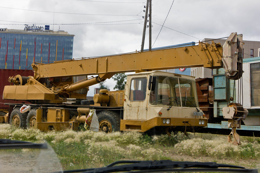 Пол кран. Daewoo 25т автокран. КС 5473 шасси. Автокран КРАЗ 50т. Польский кран т351.