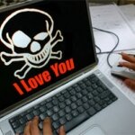 11 ноября 1983 года был написан первый вирус, который открыл новую эру опасных программ для компьютеров.