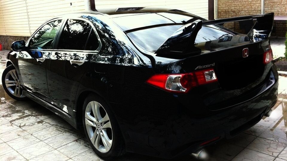 На мой взгляд у этой тачки самый лучший зад)