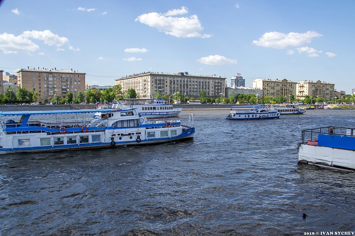 Парад корабликов на Москва-реке | Записки от Ивана | Дзен