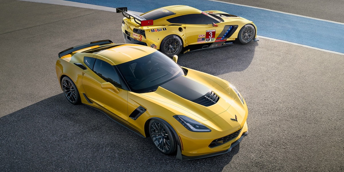  Компания Chevrolet обнародовала тизер своего самого мощного автомобиля - Corvette актуального поколения с индексом «Z06». Модель представят на суд широкой публики в рамках автосалона в Детройте.-2