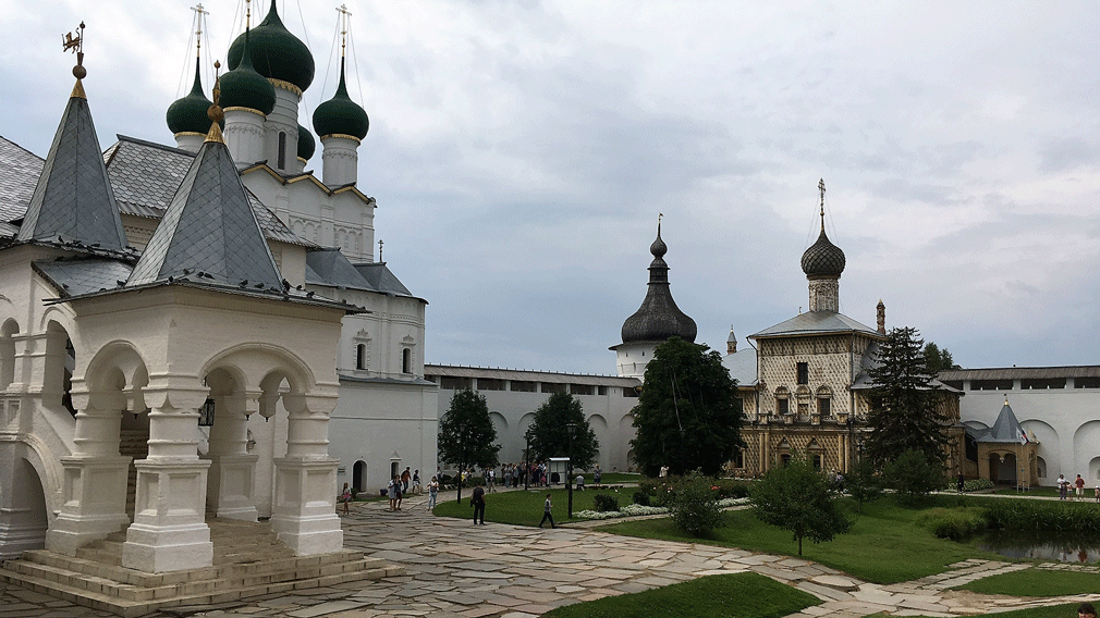 Знаменитое крыльцо, где снимался «Иван Васильевич меняет профессию»