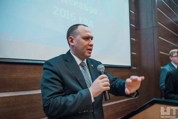 Источник: https://www.ks-yanao.ru/vlast/pochemu-iskhod-vyborov-gubernatora-yanao-byl-sovershenno-predskazuem-obyasnyaet-uralskiy-politolog.html