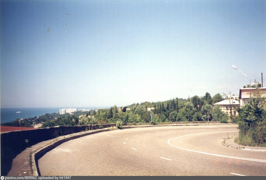 
(фото с сайта pastVu, 1997 г.)
 
