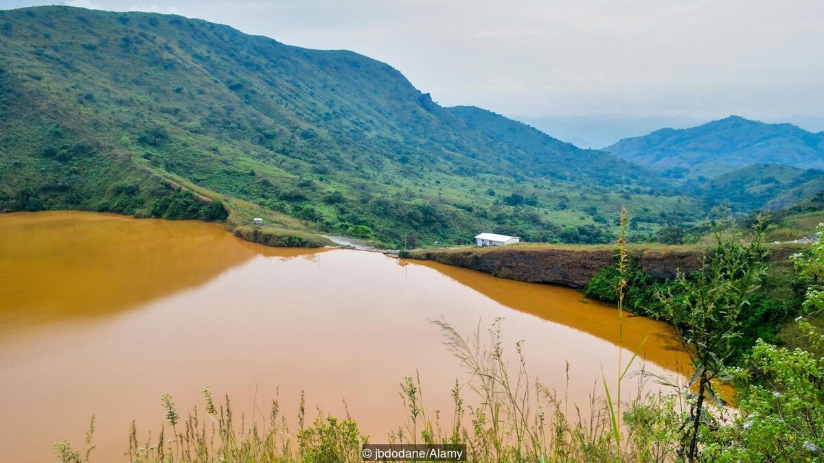 Озеро Ньос в Камеруне.