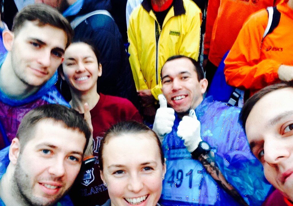 Слева направо вверху: Данила, Настя, Сережа, внизу: Стас, я, Леша.