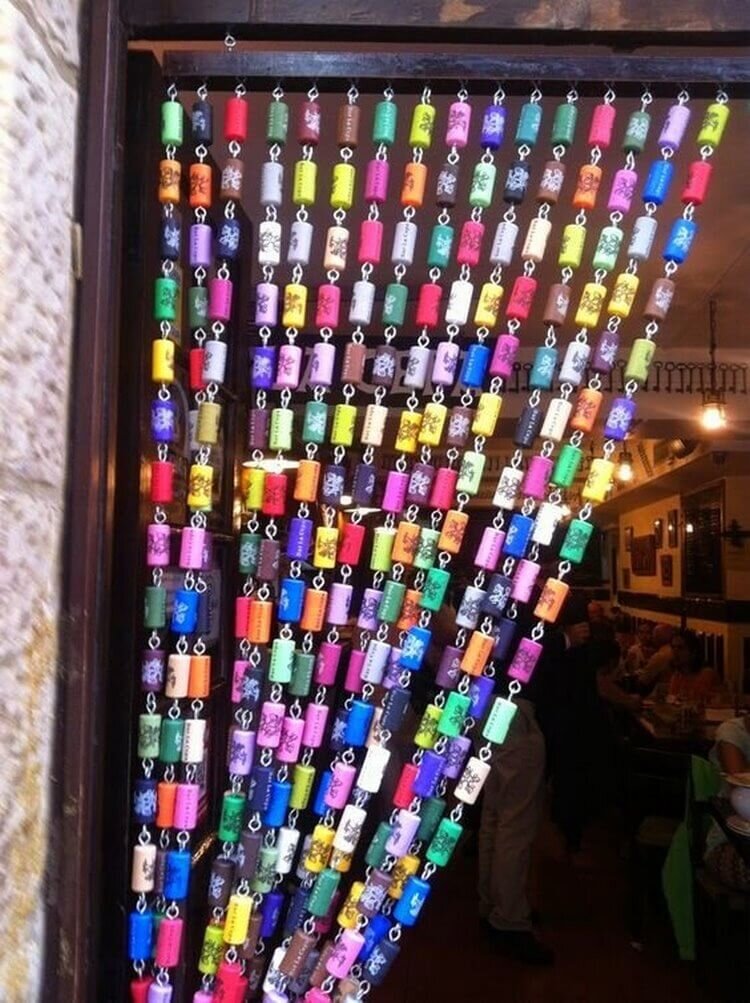 поделки из цветных карандашей. поделки из старых карандашей. старые фломастеры. коробка из цветных карандашей. подделка из фдомастеров.