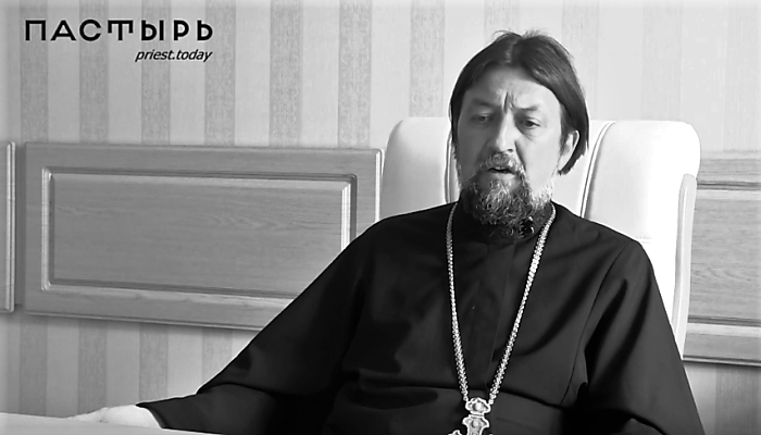 дети и священник в храм. владыка тихон шевкунов. человек критикующий церковь. человек критикующий церковь. еретики это кратко.