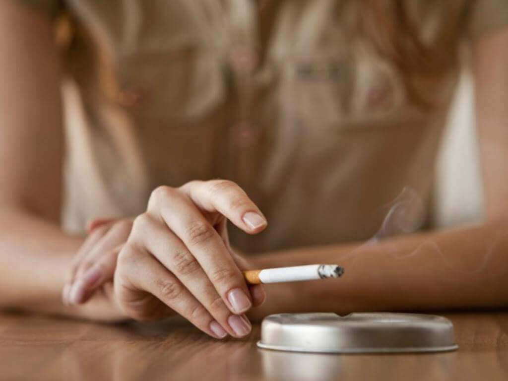 Следует, однако, понимать, что это наркотик. Не имеет значения, если табак, считает себя „легитимным” тип вредные привычки. Может показаться, что самые вредные привычки-это тяжелые наркотики, однако курение сигарет является менее ядовитой и опасной привычкой.