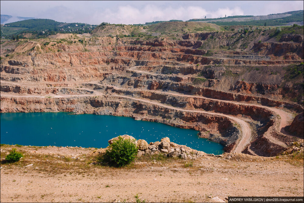 Карьер quarry. Карьер Марусино красный Луч. Красный Луч озеро карьер. Карьер в Виноградово. Карьер Каменногорск.