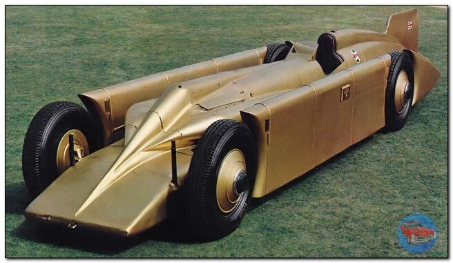  Golden Arrow - 372 км/ч (1928г.)  Golden Arrow (Золотая стрела) был создан в Великобритании, специально для того, чтобы побить мировой рекорд скорости, который принадлежал автомобилю из США.