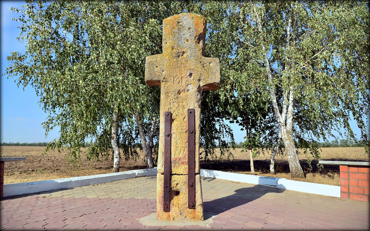 Часовня в самарской луке люпов. Поклонный крест село черницыно. Село кресты самарская область. Села на крест. Поклонный крест село черницыно.