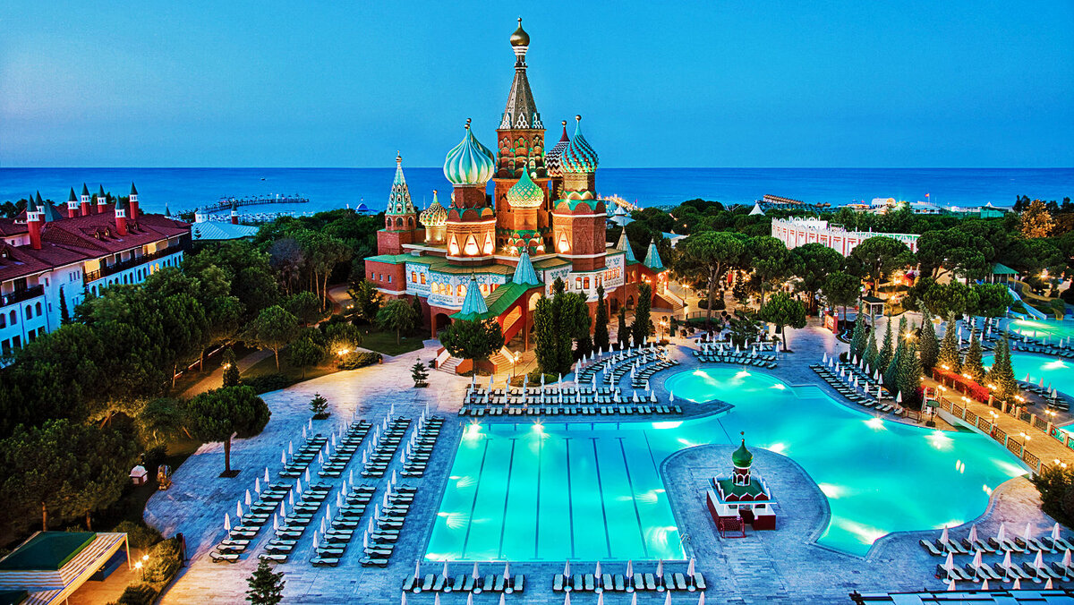На фото:  Asteria Kremlin Palace 5* (ex. WOW Kremlin Palace 5*).