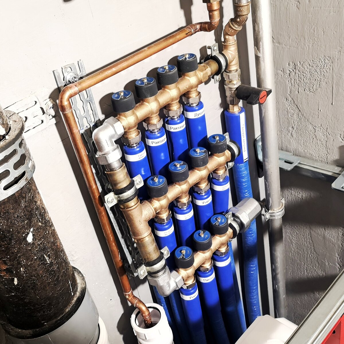 Современный водопровод в квартире. Фото из инстаграм @sanrus_net 