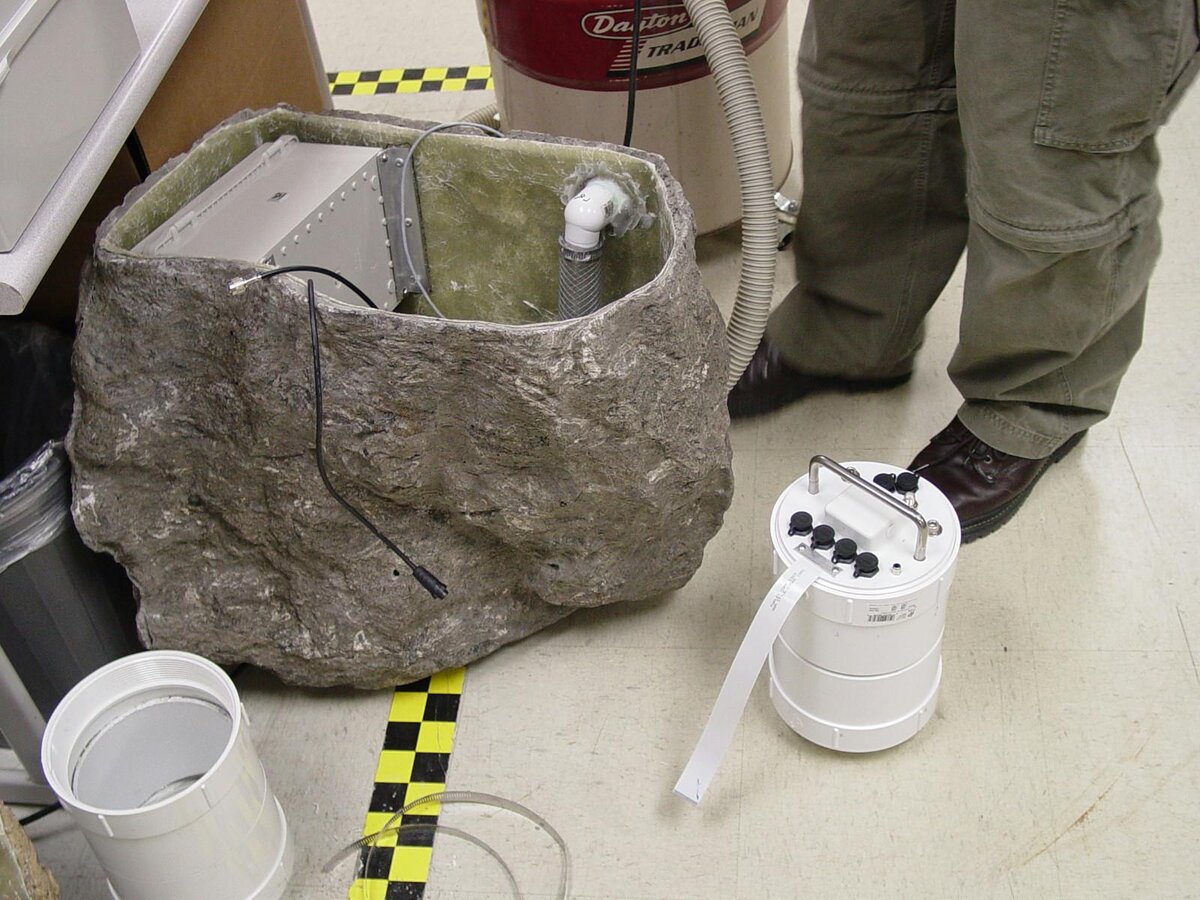 Тот самый «камень-шпион»