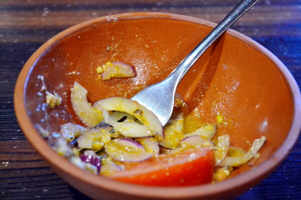 Томаты с грецким орехом: Невероятно простой и вкусный салат