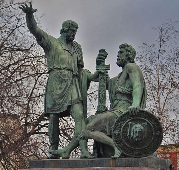 Во времена смуты всегда находится тот, кто встанет на защиту Родины. 