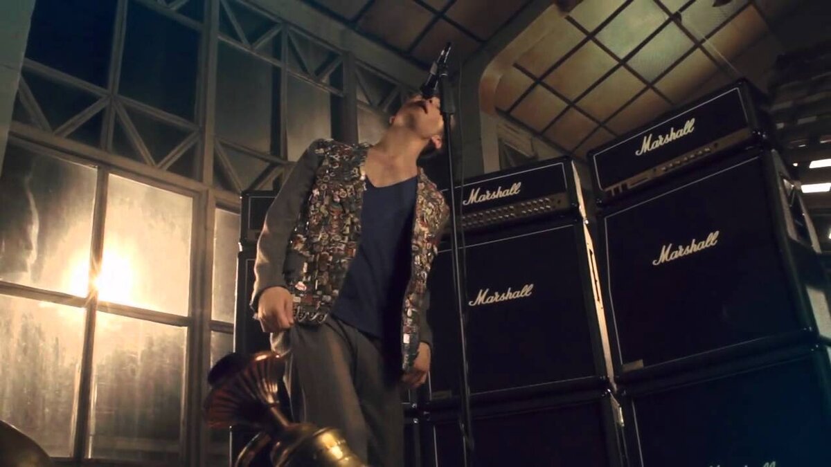 Кадр из клипа "Стыцамэн" 2011 год