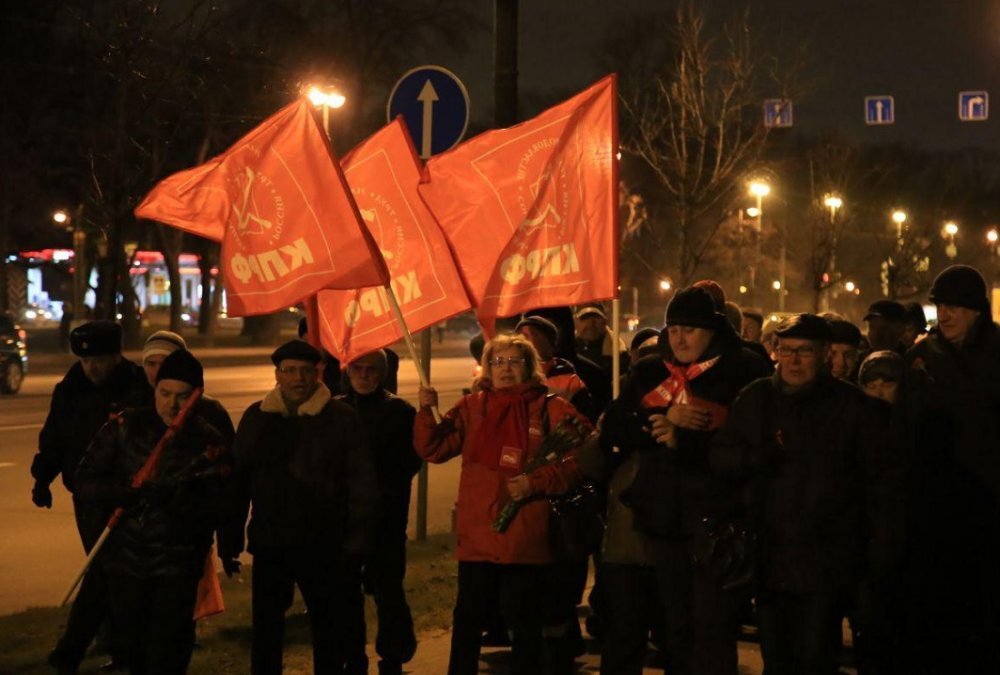 Шествие "Цветы "Авроре"". Фото "Фонтанка ру"
