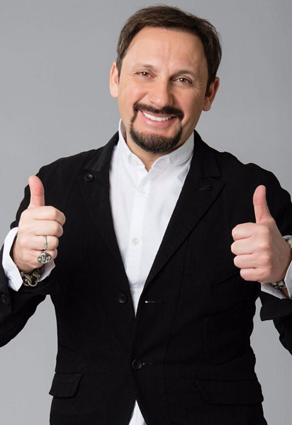 Стас Михайлов является заслуженным артистом  РФ ! 