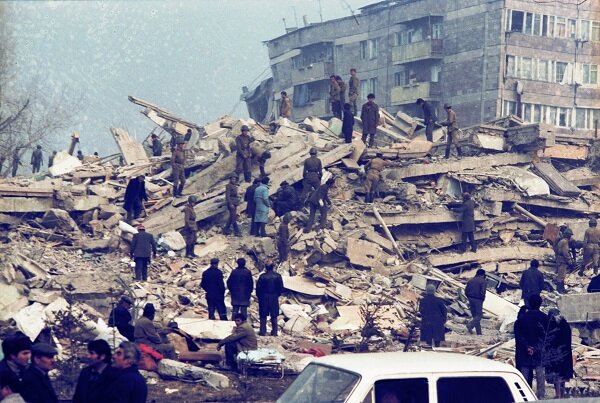 Спитак  7 декабря 1988 года. 