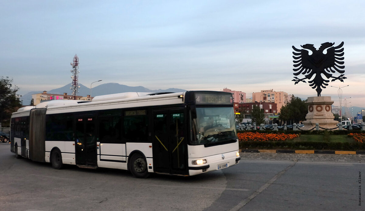 По большому городскому кольцу Тираны курсируют Karosa-Irisbus Citybus 18M