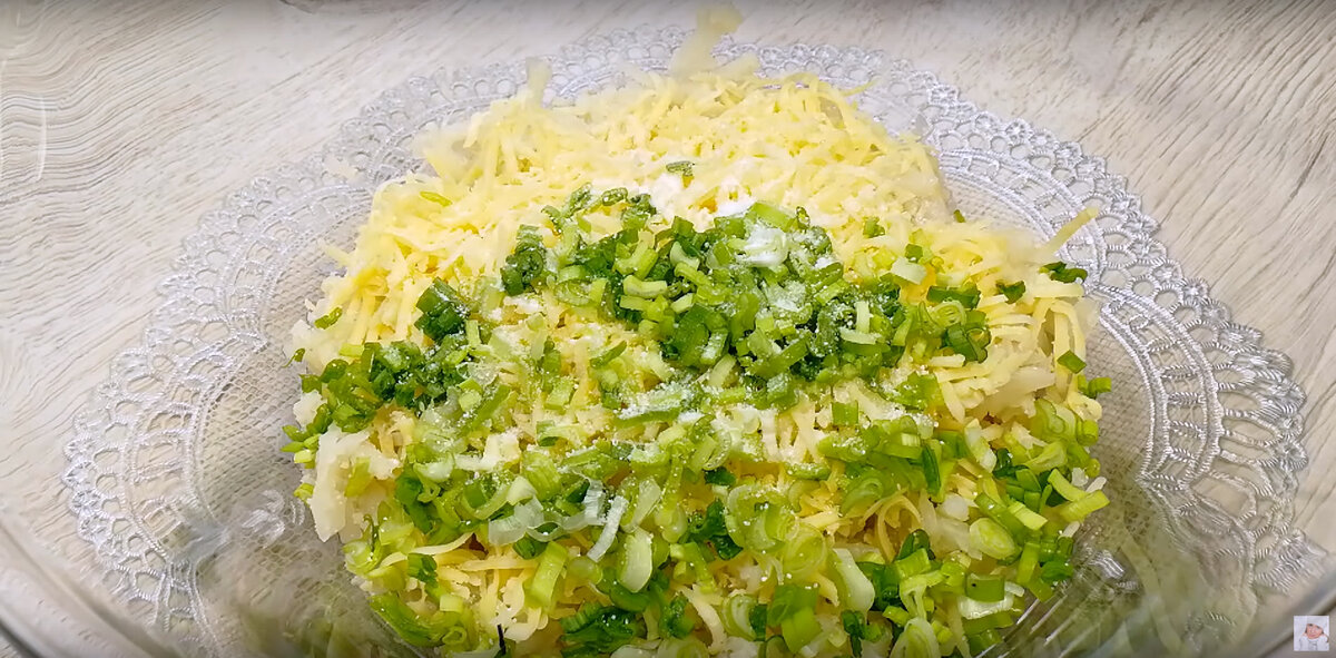 Смешал и готово! Полезный завтрак с овощами, зеленью и сыром за 15 минут