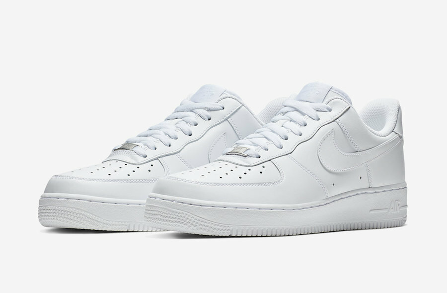 Nike Air Force хорошо себя показали в дождливую погоду а мягкий фиксатор голеностопа придает надежную фиксацию стопы.