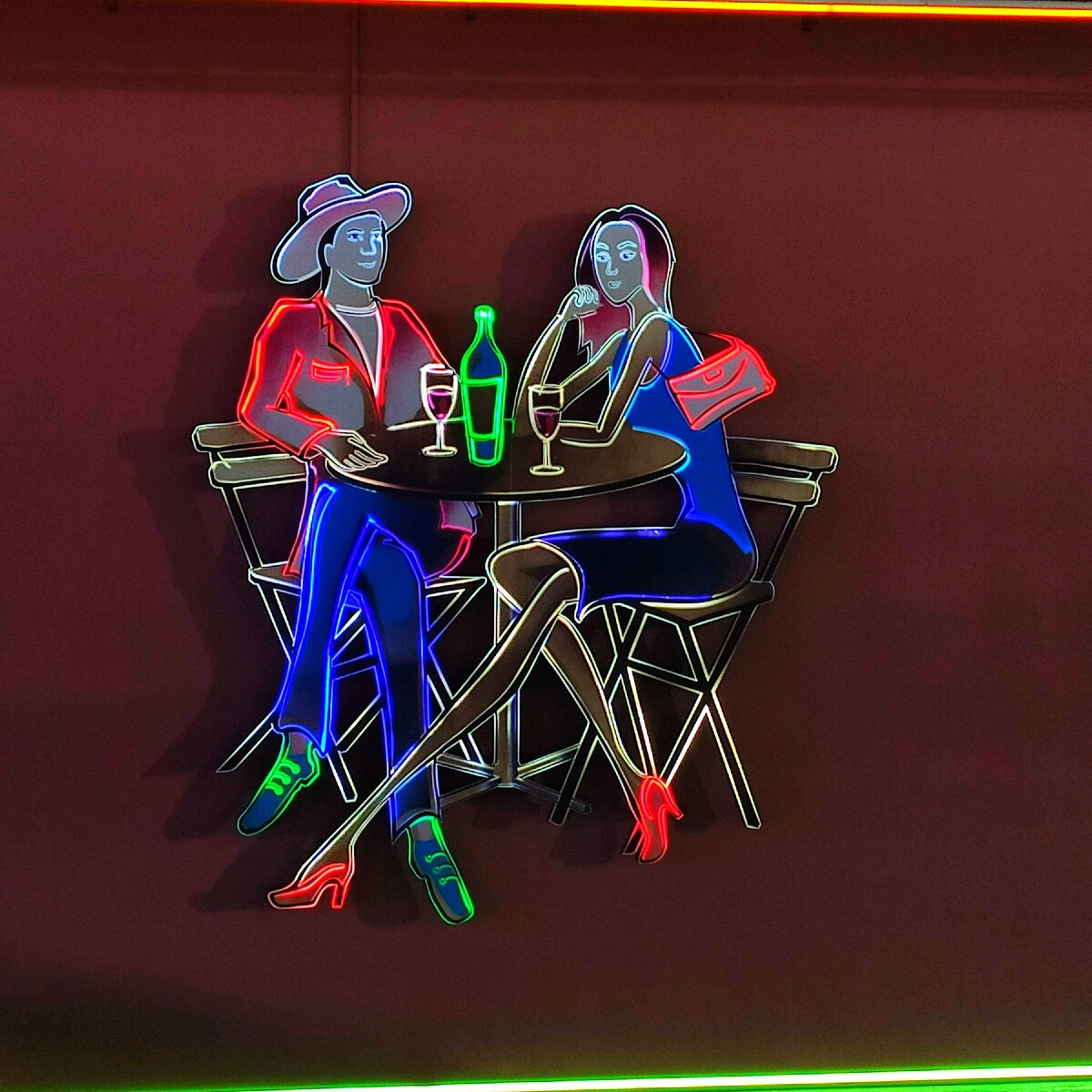 Прикольный дизайн фасада кафе. Это и все остальные фото в данной статье сделаны автором канала "Играй со мной"