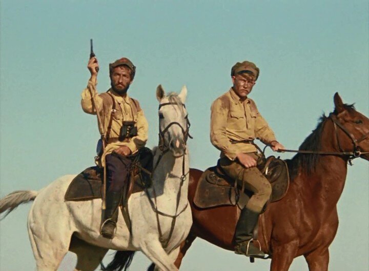   Командир позвал за собой отрад красноармейцев.дальше скакать по пустыне.  фото:  картинки -яндекса.