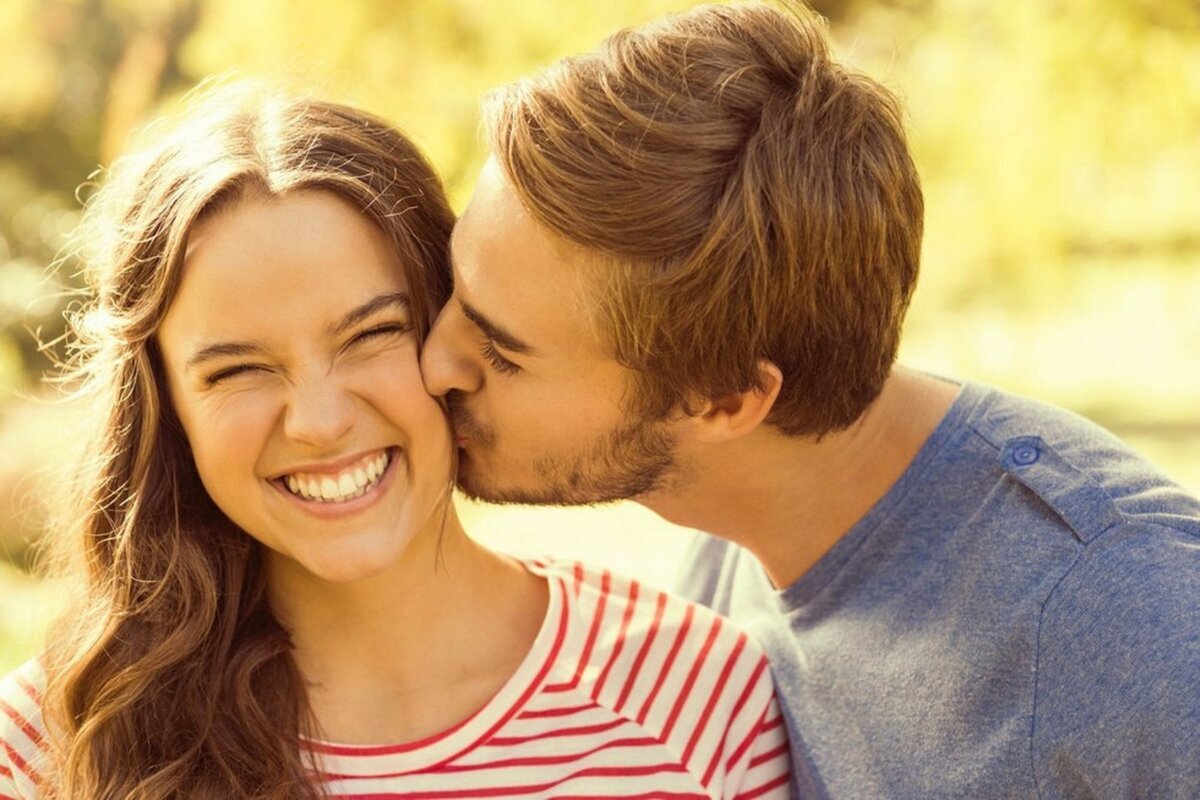 4 причины, почему из отношений исчезли поцелуи