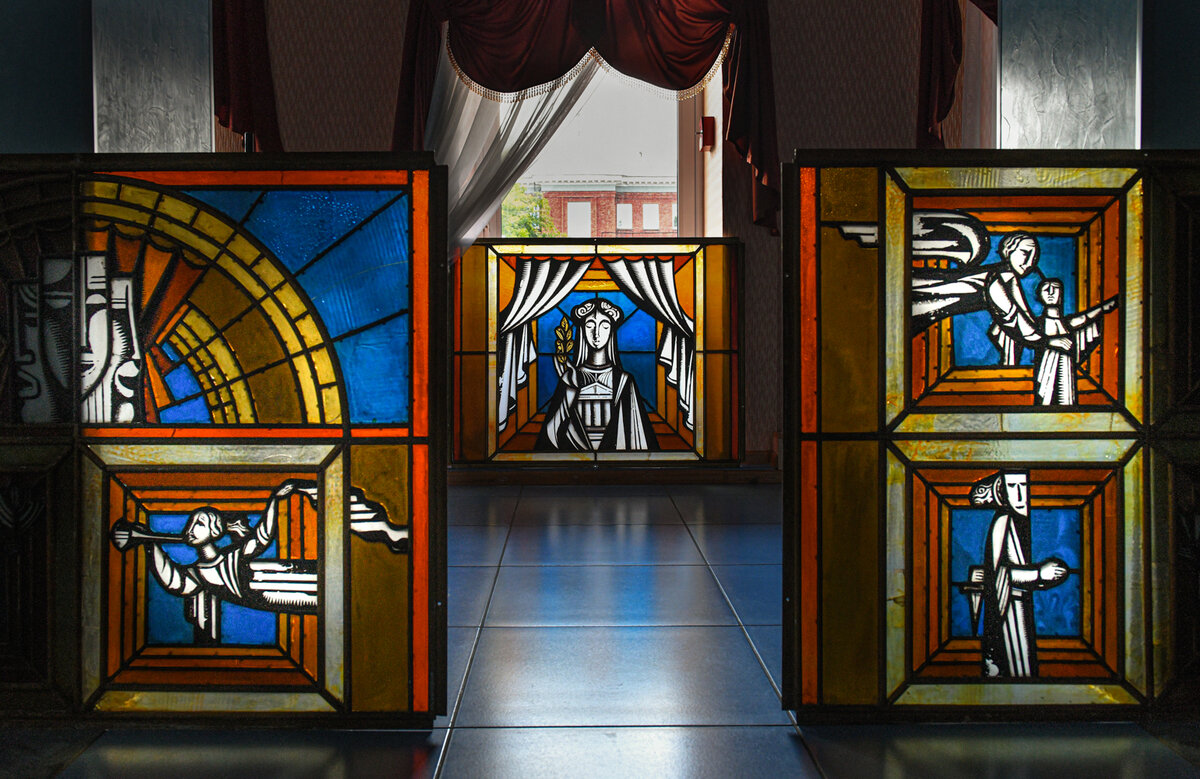 Фрагменты витража